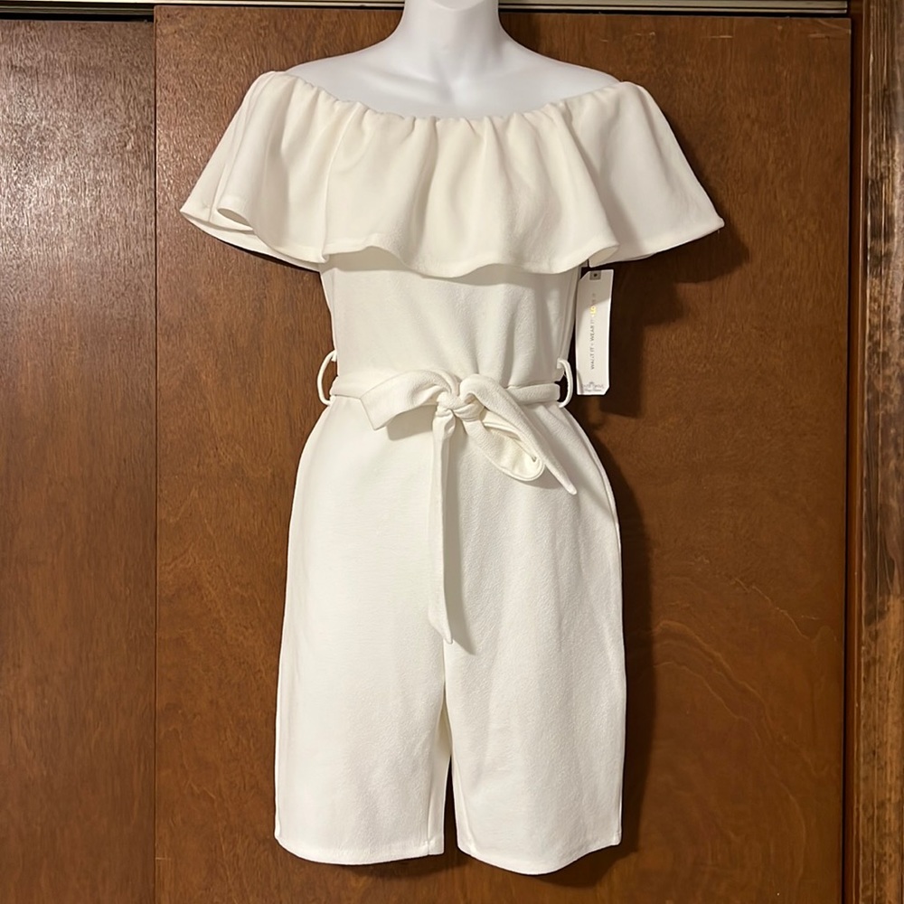 Ivory Color Romper🤍 - Picture 1 of 5